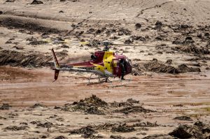 Operação de resgate no Rio Doce, perto do município de Bento Rodrigues