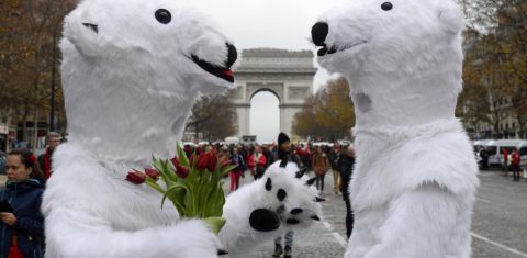 Uma "nova era" não se inicia toda vez que burocratas passam algumas noites em claro. Apesar disso, o Acordo de Paris marca uma nova direção para a cooperação global sobre o clima