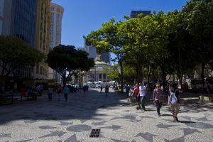 Vinicius Magalhaes A praça das grandes manifestações hoje convive com pivetes, arrastões e o cheiro enjoativo de fritura