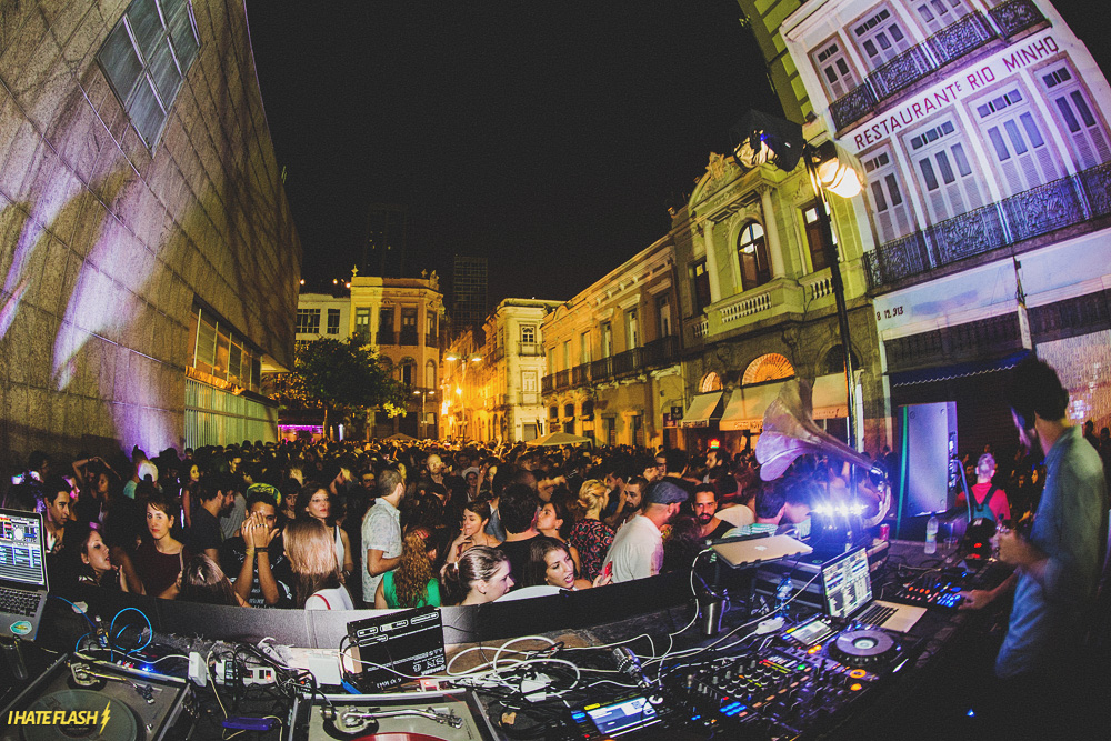 IHateFlash A Manie Dansante leva eletro swing, new jazz e eletro blues para o asfalto