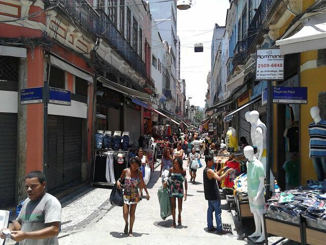 Em tempos de crise, mesmo na Saara, pouca gente olha e pouca gente compra