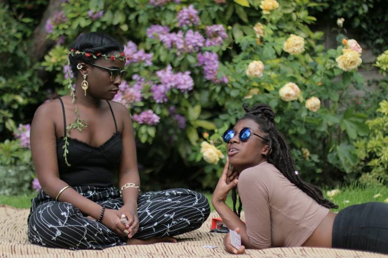 "Ackee & Saltfish" é uma websérie de ficção também criada por Cecile Emeke
