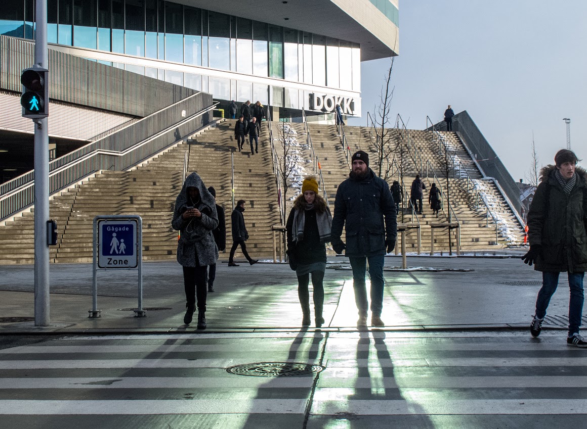 Flavia Milhorance O Dokk1 é a mais nova biblioteca de Aarhus, na Dinamarca e, atualmente, a maior da Escandinávia