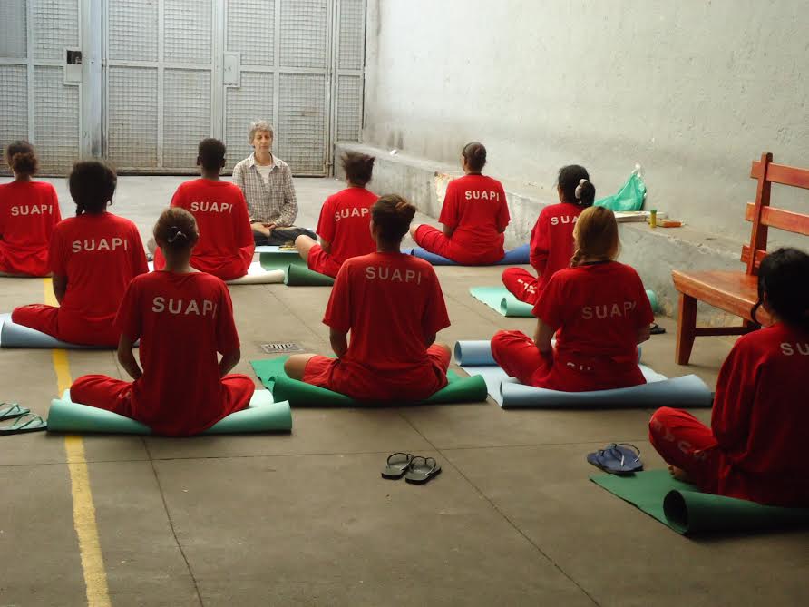 Divulgação Aula de meditação em presídio de Minas Gerais