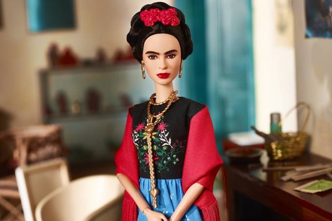 A Barbie que homenageia a mexicana Frida Kahlo é parte de uma linha com mulheres icônicas (Reprodução)