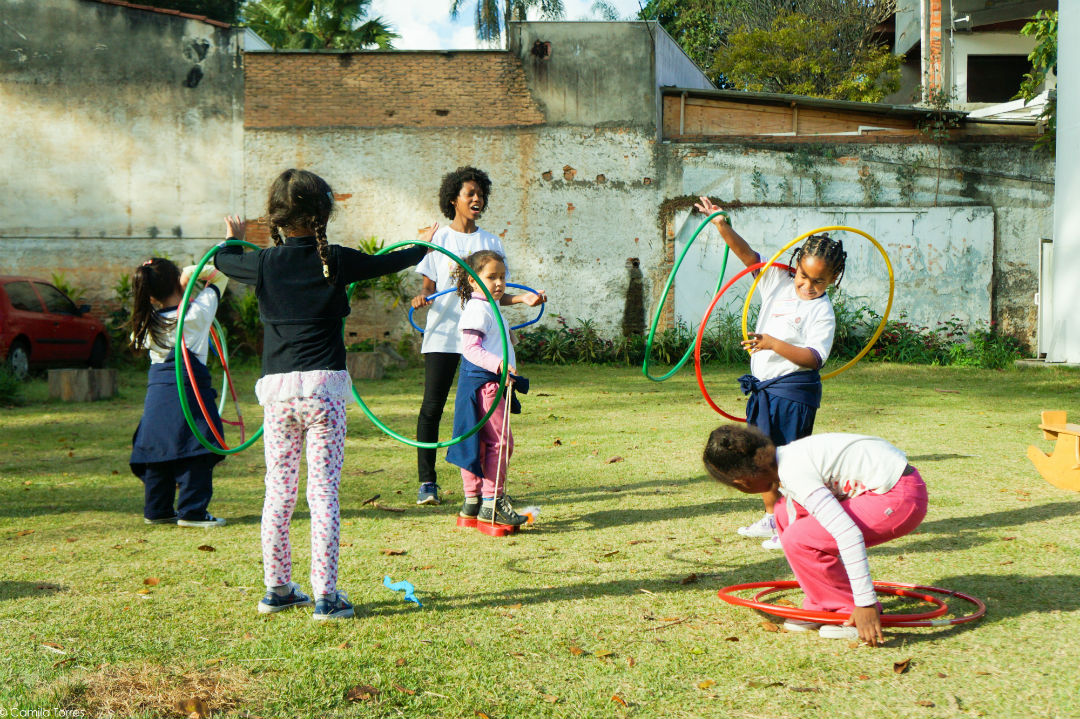 Brincadeiras promovidas pela ONG Aliança pela Infância