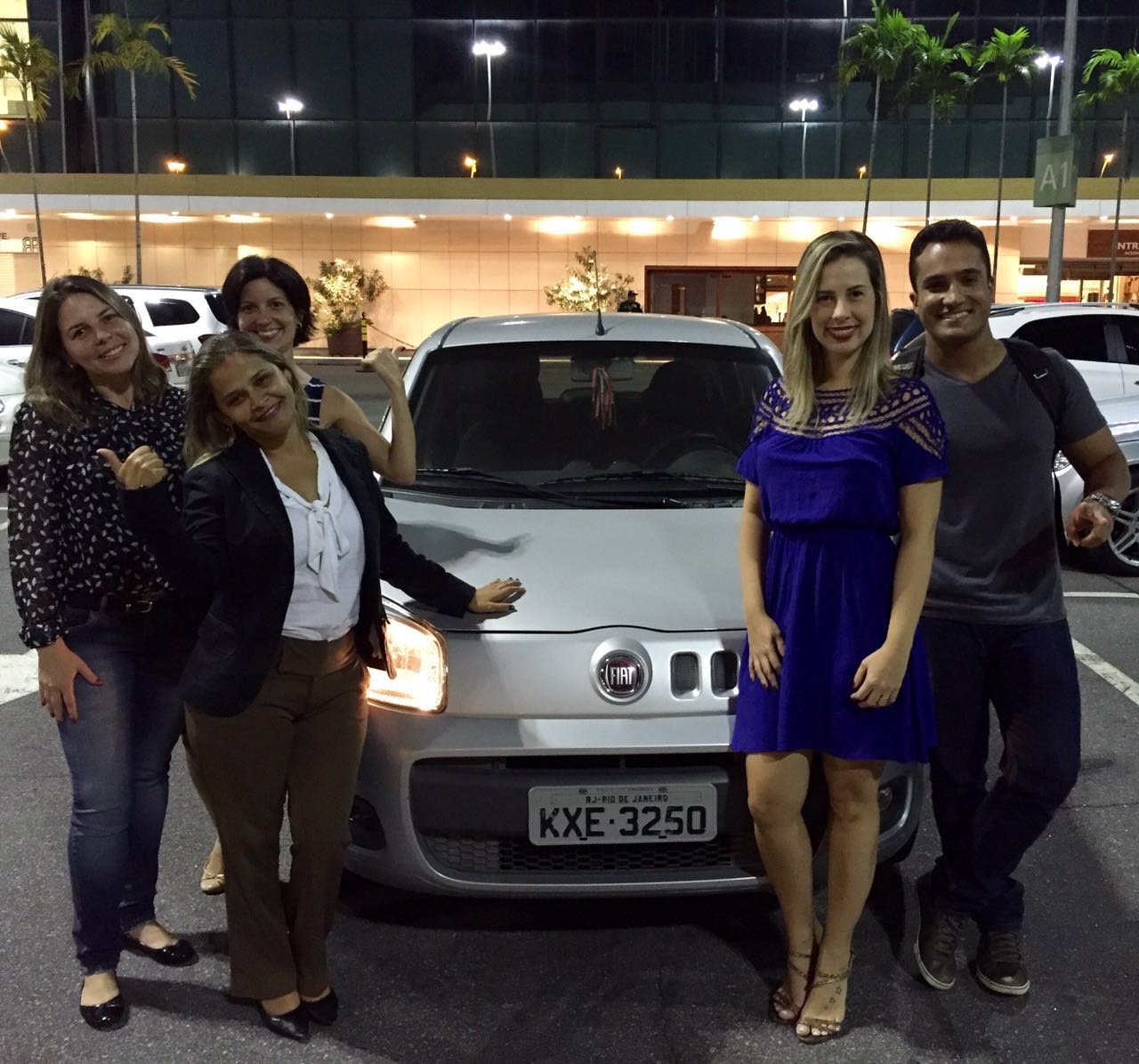 A publicitária Karen Jurassek mora na Taquara, trabalha na Barra da Tijuca e juntou um grupo de amigos para dividir o trajeto de carro