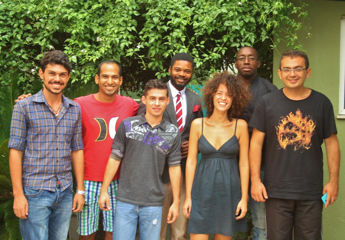 Ian Chilinque Os professores das oito turmas de inglês, espanhol, árabe e francês do projeto Abraço Cultural
