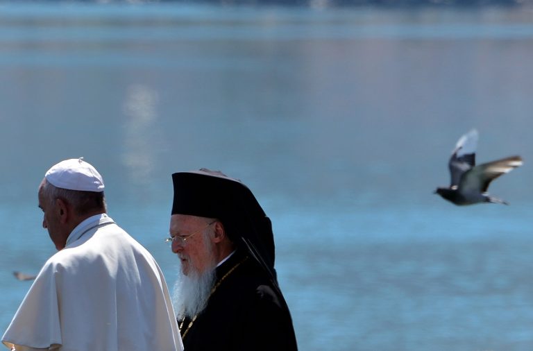 A habilidade do Papa Francisco tem sido fundamental para revigorar a posição da Igreja, apesar da contínua controvérsia sobre corrupção e abusos