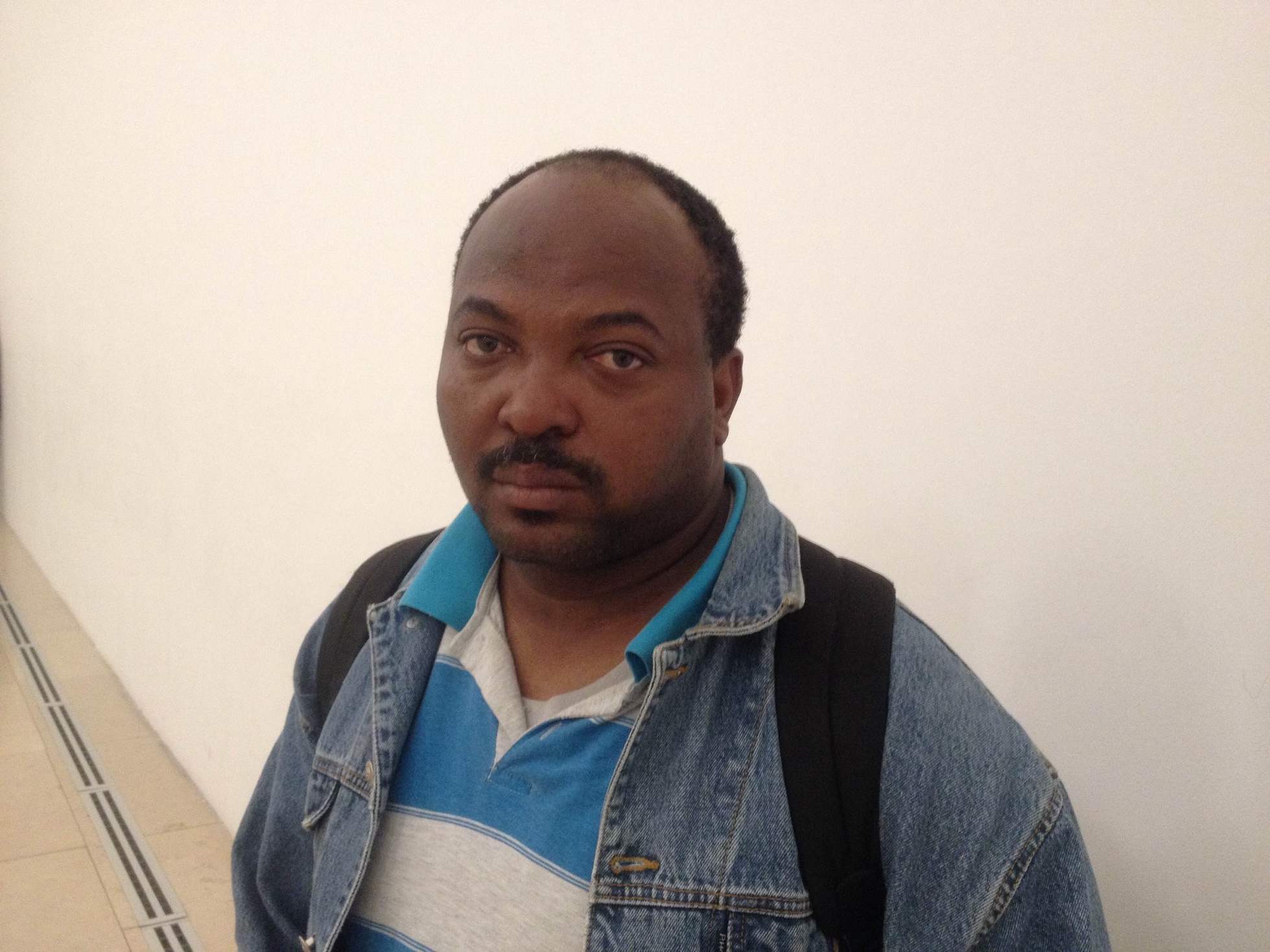 Divulgação/Acnur O promotor cultural Koffy Anthony, de 39 anos, está há três anos no Brasil, após fugir do Togo: “Está difícil arranjar emprego por aqui”