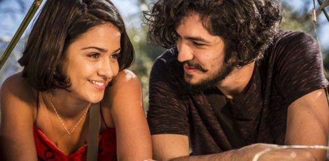 Giullia Buscacio e Gabriel Leone vivem Olívia e Miguel, um casal apaixonado por agricultura sustentável