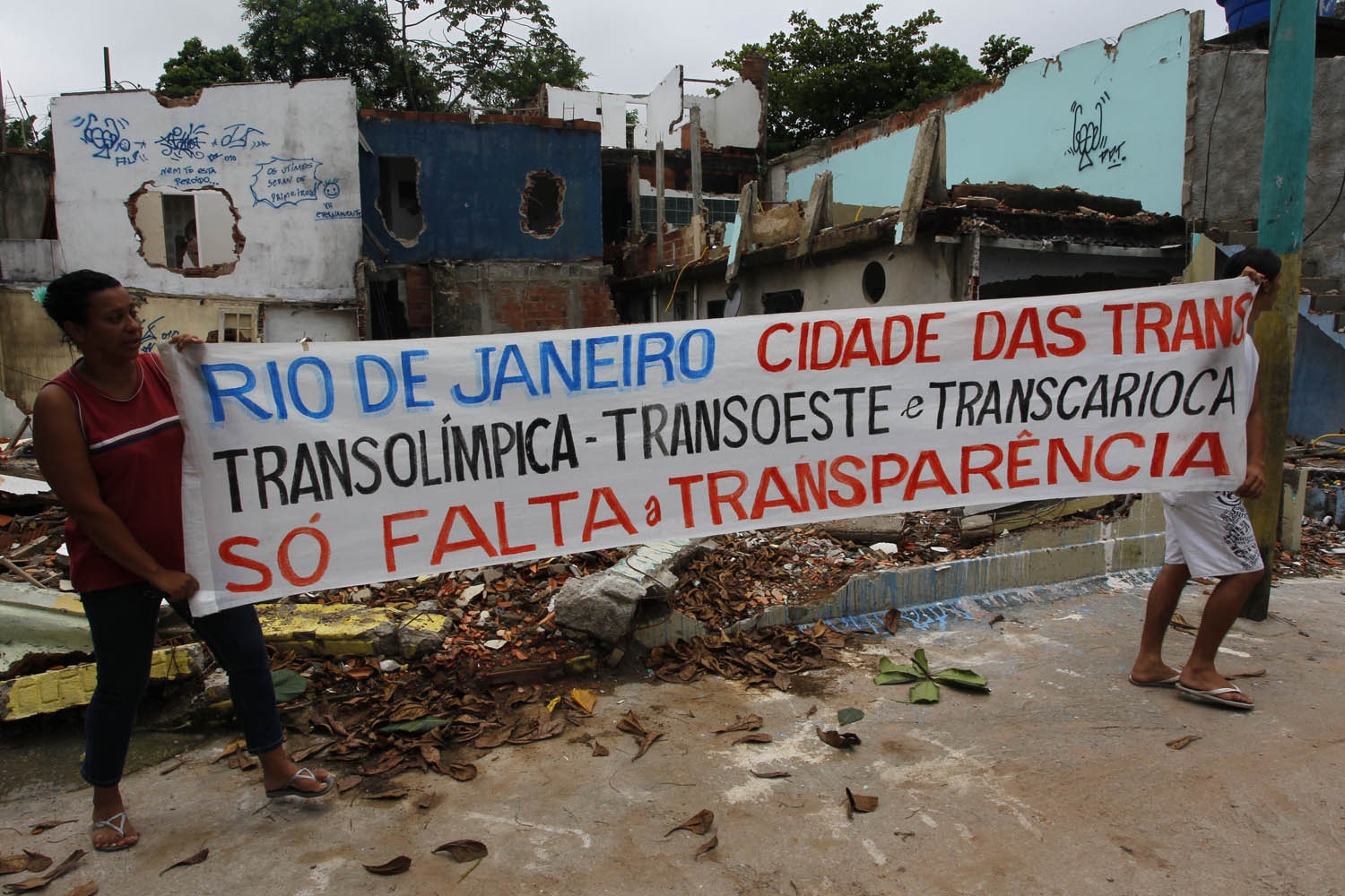 Custódio Coimbra Os moradores que saíam tinham a casa demolida e o entulho deixado no local, formando o cenário de terra arrasada que pressionava ainda mais os moradores resistentes