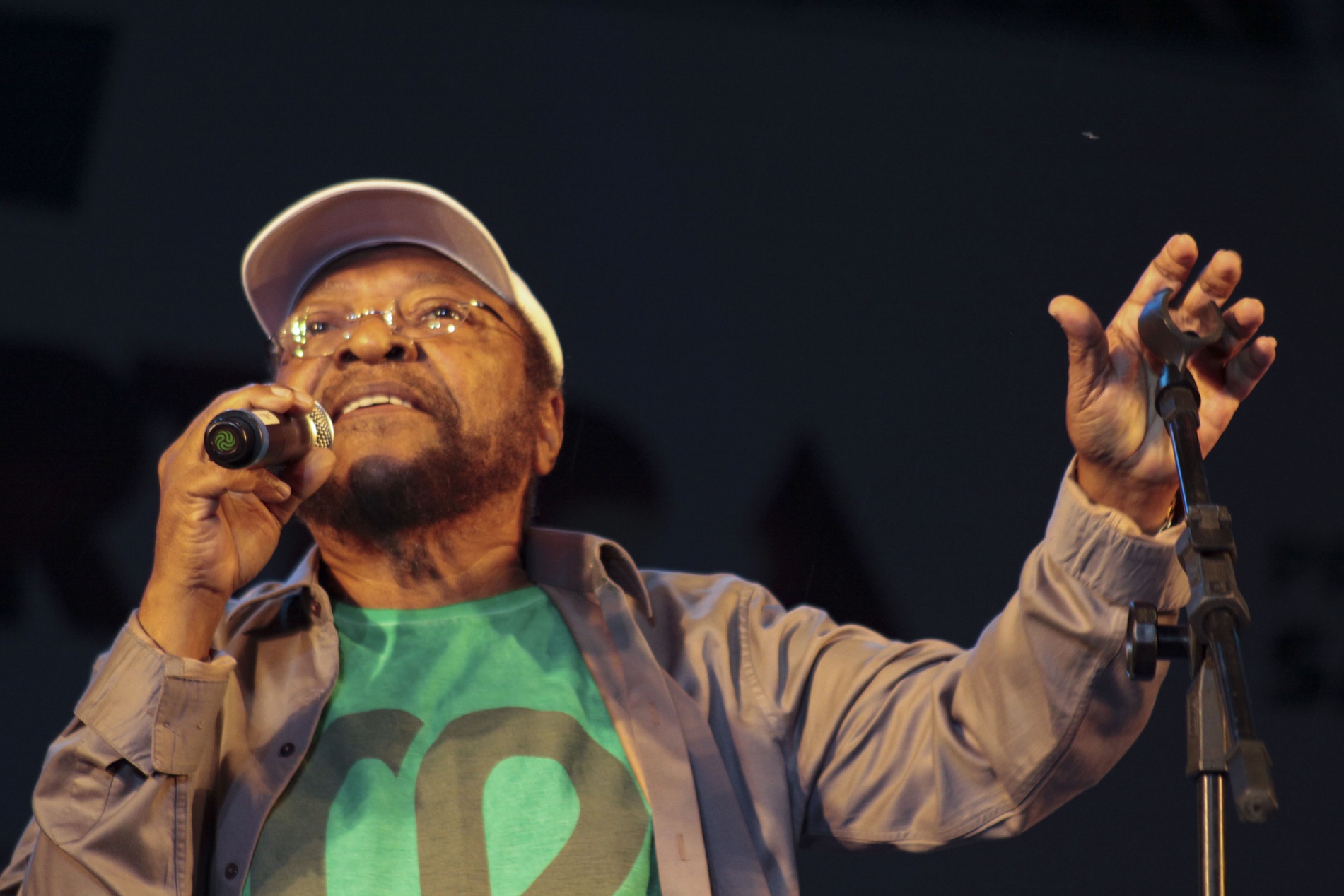 ADAR RODRIGUES / BRAZIL PHOTO PRESS Martinho da Vila durante um show em São Paulo no início do ano. O cantor e compositor deve terminar a faculdade aos 80 anos