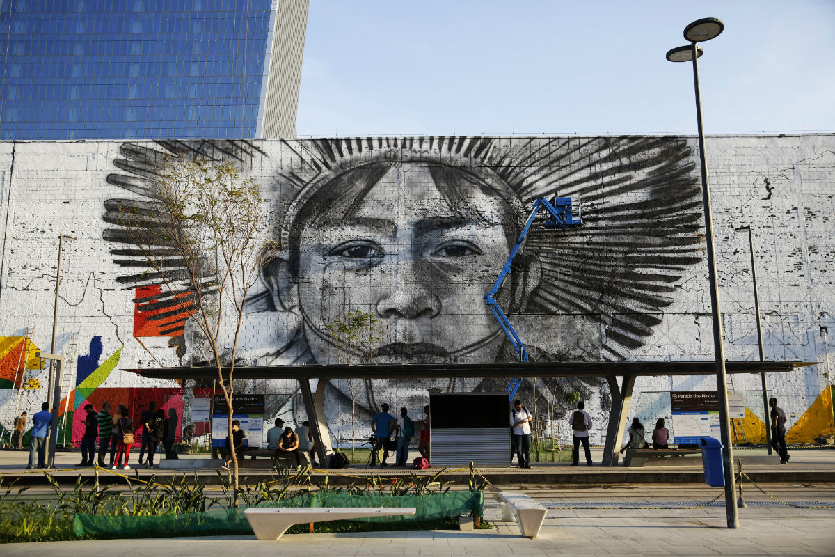 Foto de Daniel Ramalho-AGIF/AFP Painel do artista Eduardo Kobra na Praça Mauá