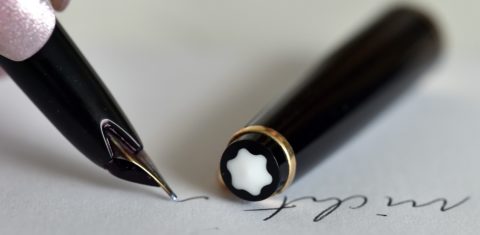 Assinar uma escritura sem usar uma Monblanc ou uma Parker 51 era como estar condenado à mediocridade eterna. Foto de Monika Skolimowska/DPA