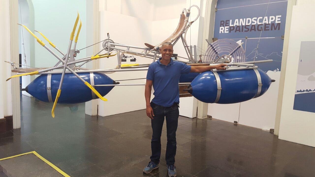 Foto de Divulgação Ivan Henriques e o pedalinho da Lagoa Rodrigo de Freitas