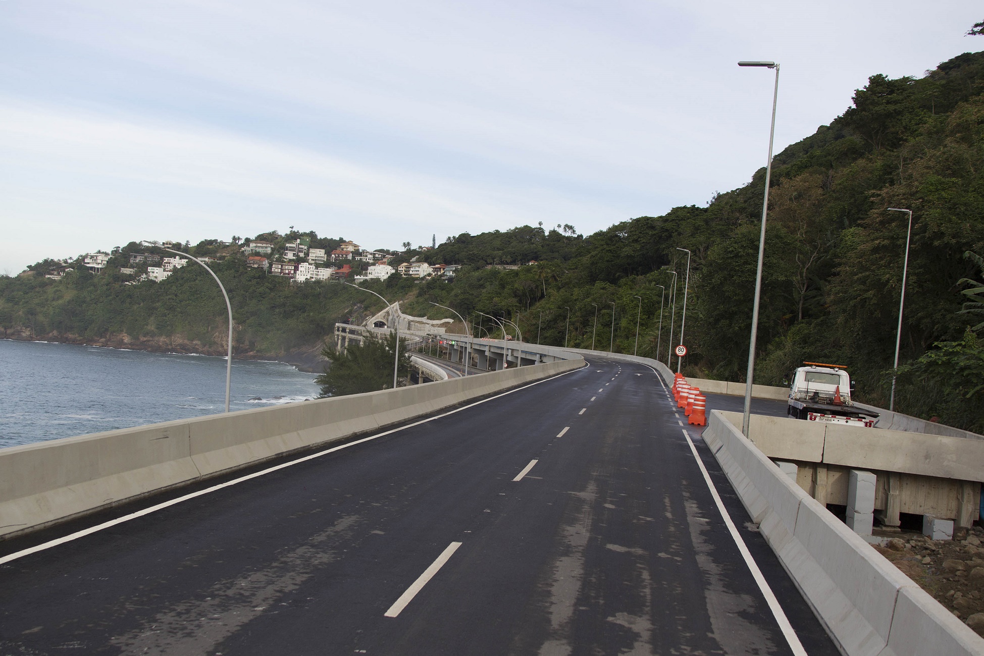 CITIZENSIDE / PAULO CAMPOS / CITIZENSIDE O novo elevado do Joá foi um dos pivôs da polêmica em torno do asfalto na cidade