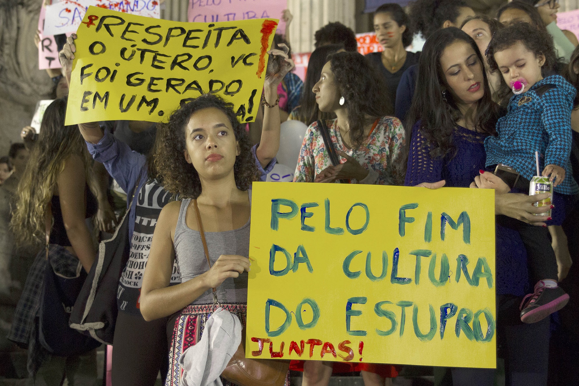 CITIZENSIDE / Paulo Campos / citizenside Protesto em frente à Assembléia Legislativa do Rio de Janeiro contra a cultura do estupro