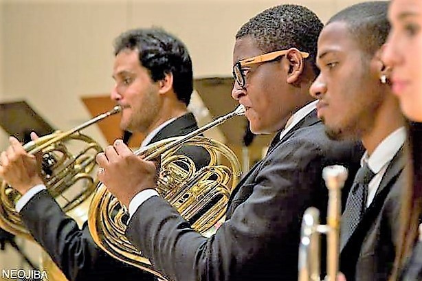 Uriel Borges (de óculos), trompista: multiplicador (Foto: divulgação)