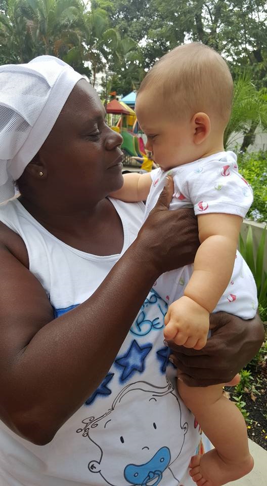 Do alto da experiência de três décadas como babá, a Encantadora reserva horário, semanalmente, para atender apenas duas famílias. Divulgação