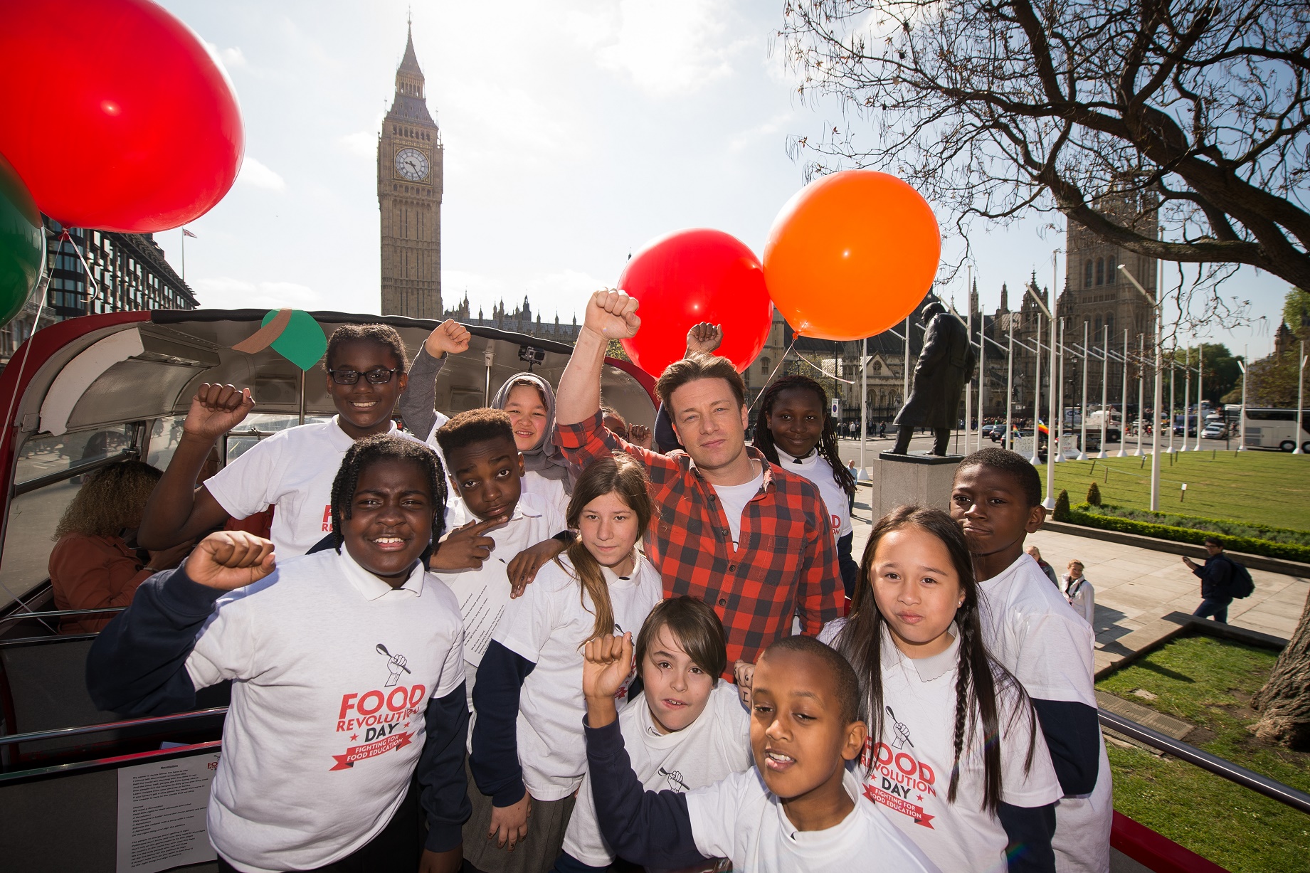 Foto de Leon Neal/AFP O Chef Jamie Oliver, umas das lideranças mundiais no combate à obesidade infantil, achou tímida a decisão do governo britânico. Foto de Leon Neal/AFP