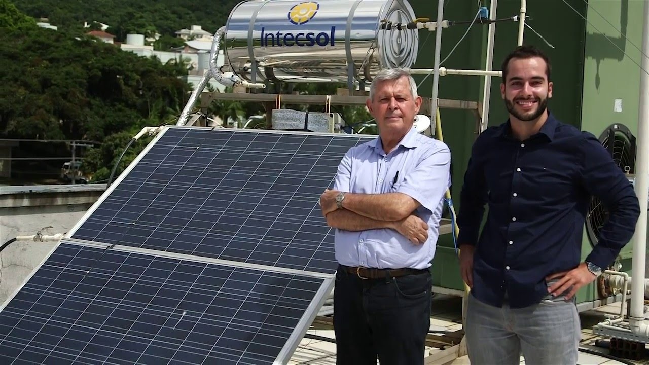 Foto de Divulgação O professor Sergio Colle e Henrique Luís Hipólito. Foto de Divulgação
