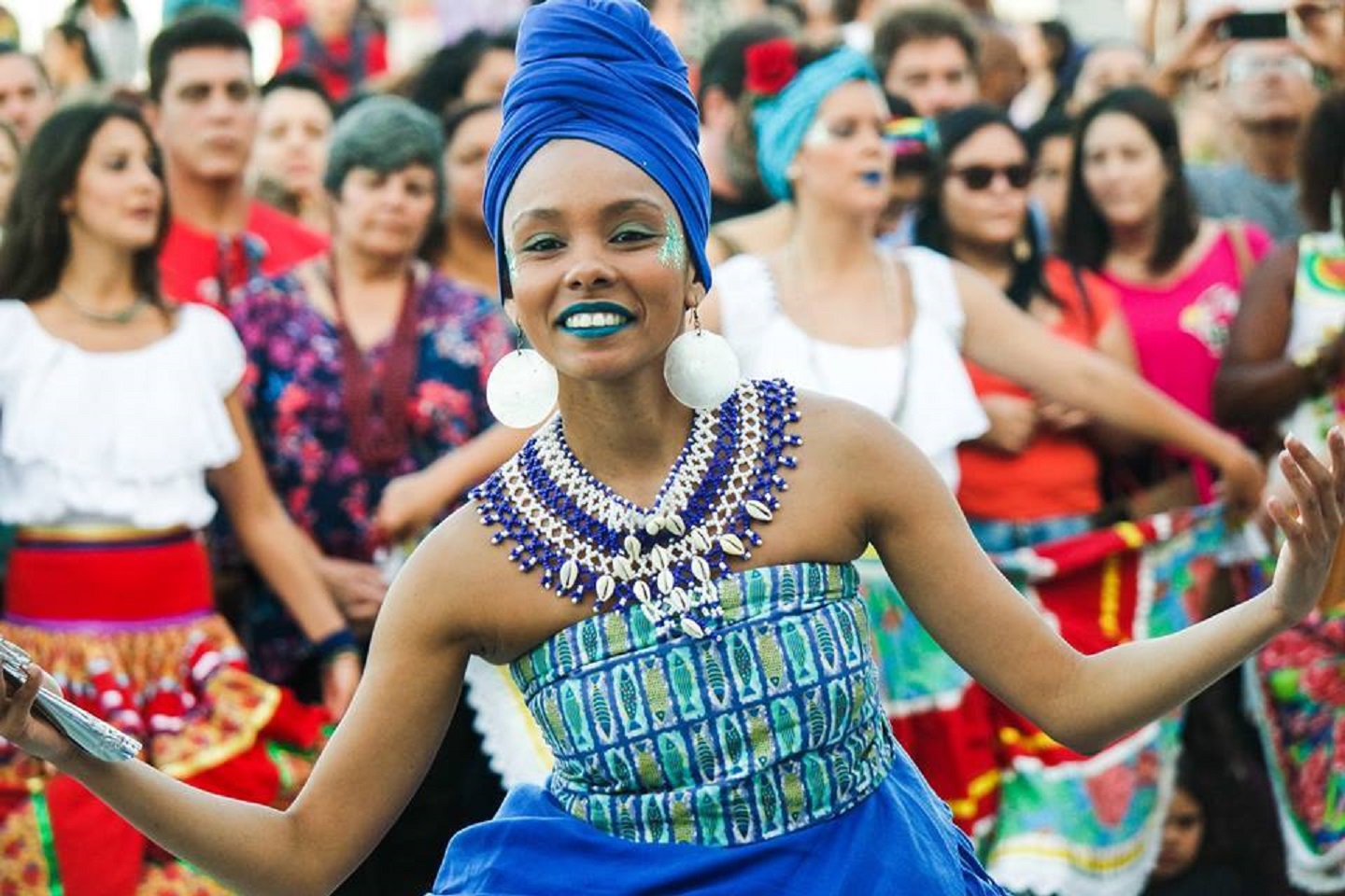 Foto de Jéssica Facre Na Praça da Harmonia, no Santo Cristo, a dançarina Ana Catão promove, mensalmente, o seu Tambor de Cumba. Foto de Jéssica Facre
