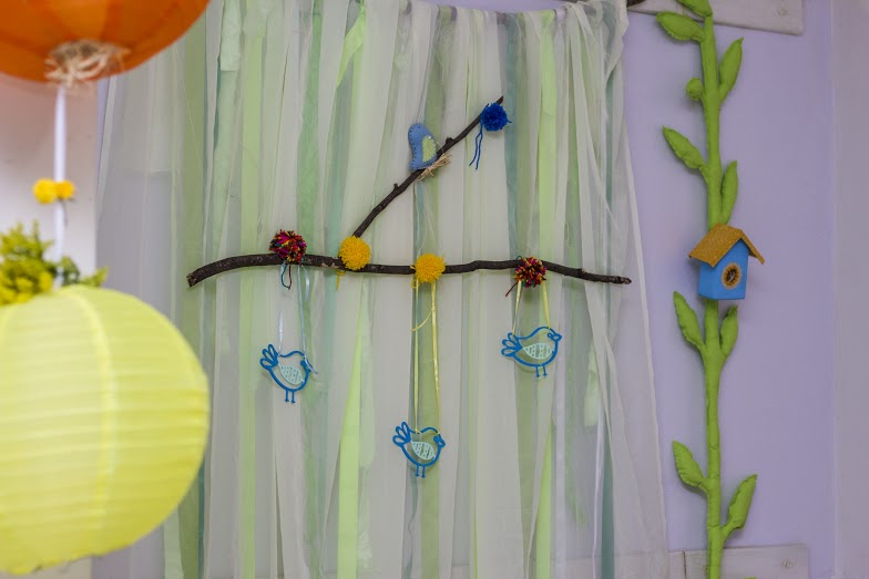 Galhos improvisados são prefeitos para ajudar na decoração. Foto divulgação