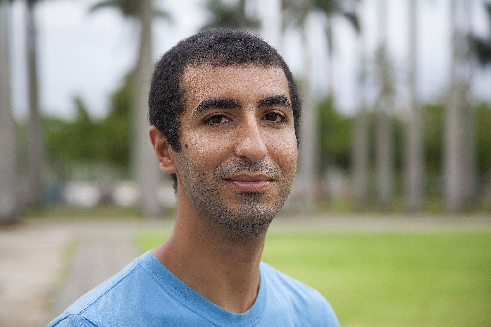 Foto de Bernardo Cople Mohammed El Jazouli está ansioso para ter o seu primeiro Natal brasileiro e promete fazer uma salada marroquina para a ceia. Foto Bernardo Cople