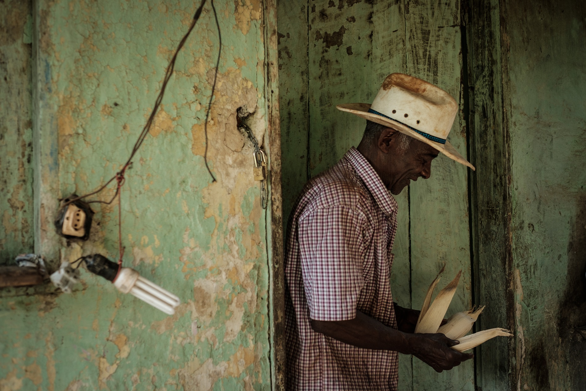 Foto de Yasuyoshi Chiba Na previdência rural, dados do INSS mostram que 99% das aposentadorias e pensões são de um salário mínimo. Foto de Yasuyoshi Chiba