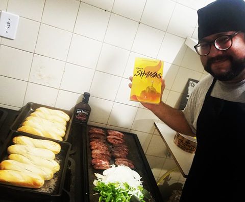 Dinho: lança livro e cuida de A pequena cozinha (Reprodução do Facebook)
