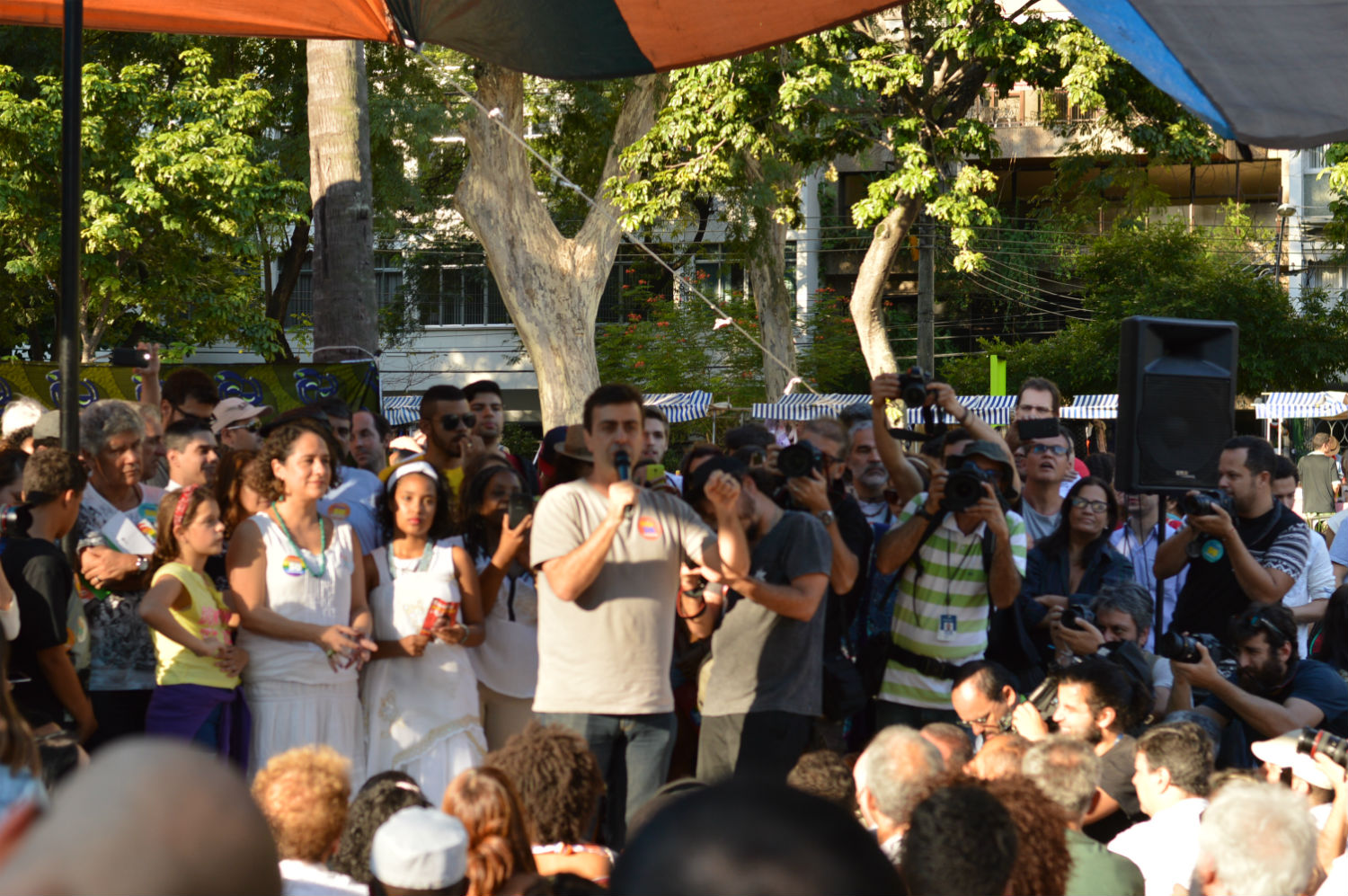 Freixo discursa durante um encontro de líderes religiosos na Tijuca, na Zona Norte, no último dia 8, em prol da tolerância (Foto Bibiana Maia)