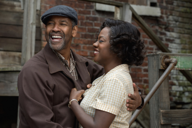 Denzel e Viola em "Cercas": ambos foram indicados ao Oscar 2017 (Foto de divulgação)