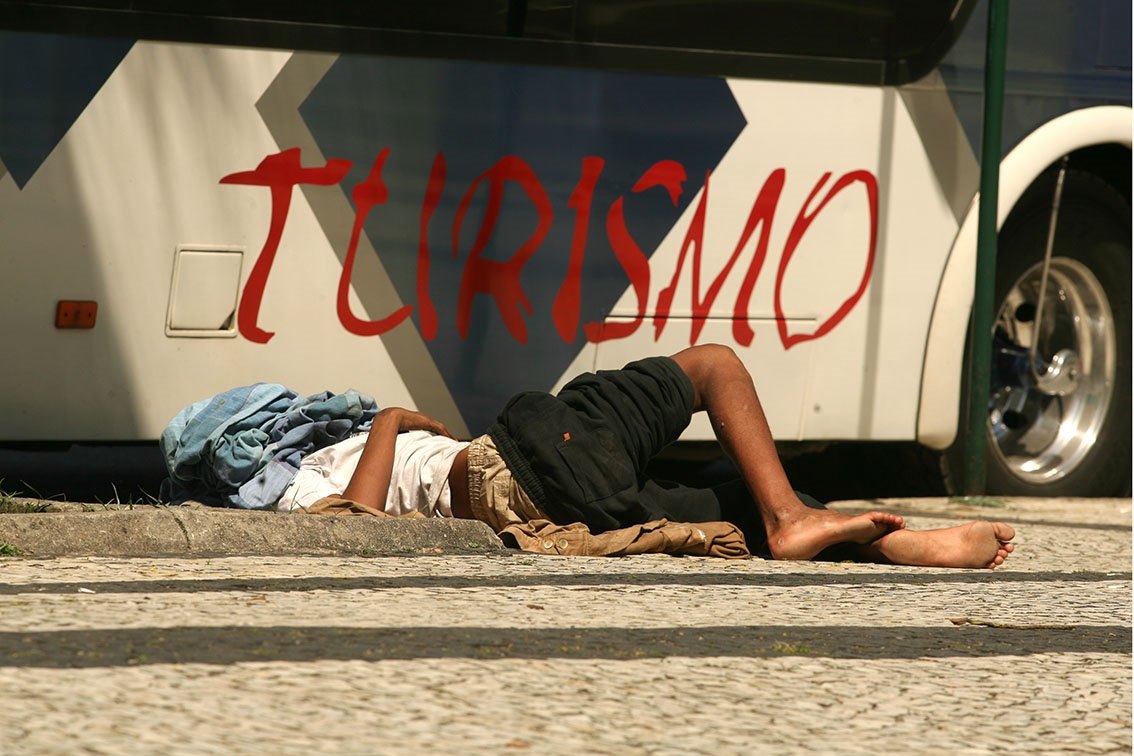 Dos mais de 500 menores que passam as noites nas ruas, cerca de 250 são crianças de até 11 anos, e 260 são adolescentes. Foto de Custódio Coimbra