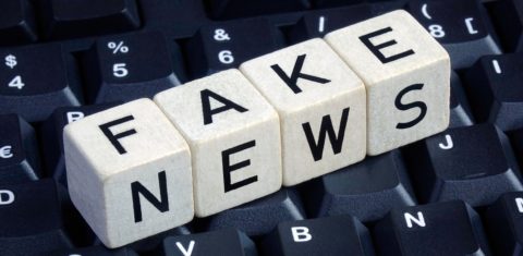 Fake news: as colunas proliferam no mar de preguiça do leitor para ler e interpretar as notícias. Foto Sascha Steinach /DPA