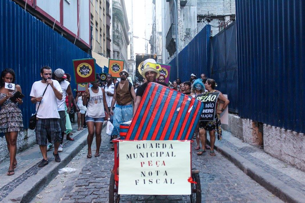 Ambulantes do desfile do Ocupa Carnaval: protesto real (Foto de divulgação)