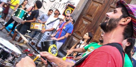 Os músicos do Ocupa Carnaval em ação: o cortejo começou em 2014 (Foto de divulgação)