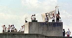 Pena perpétua de silêncio mantém cárceres caóticos e criminosos no Brasil