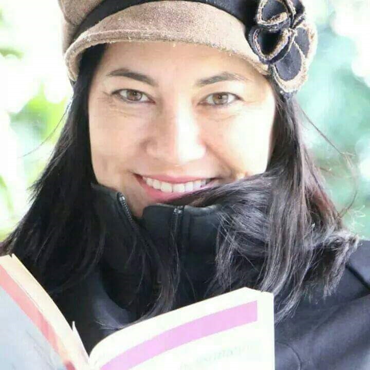 Elika Takimoto, escritora, professora e coordenadora de física do Cefet. Foto divulgação