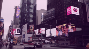 Foto de Divulgação Lancamento do aplicativo Woman Interrupted na Times Square, em Nova Iorque. Foto de Divulgacao