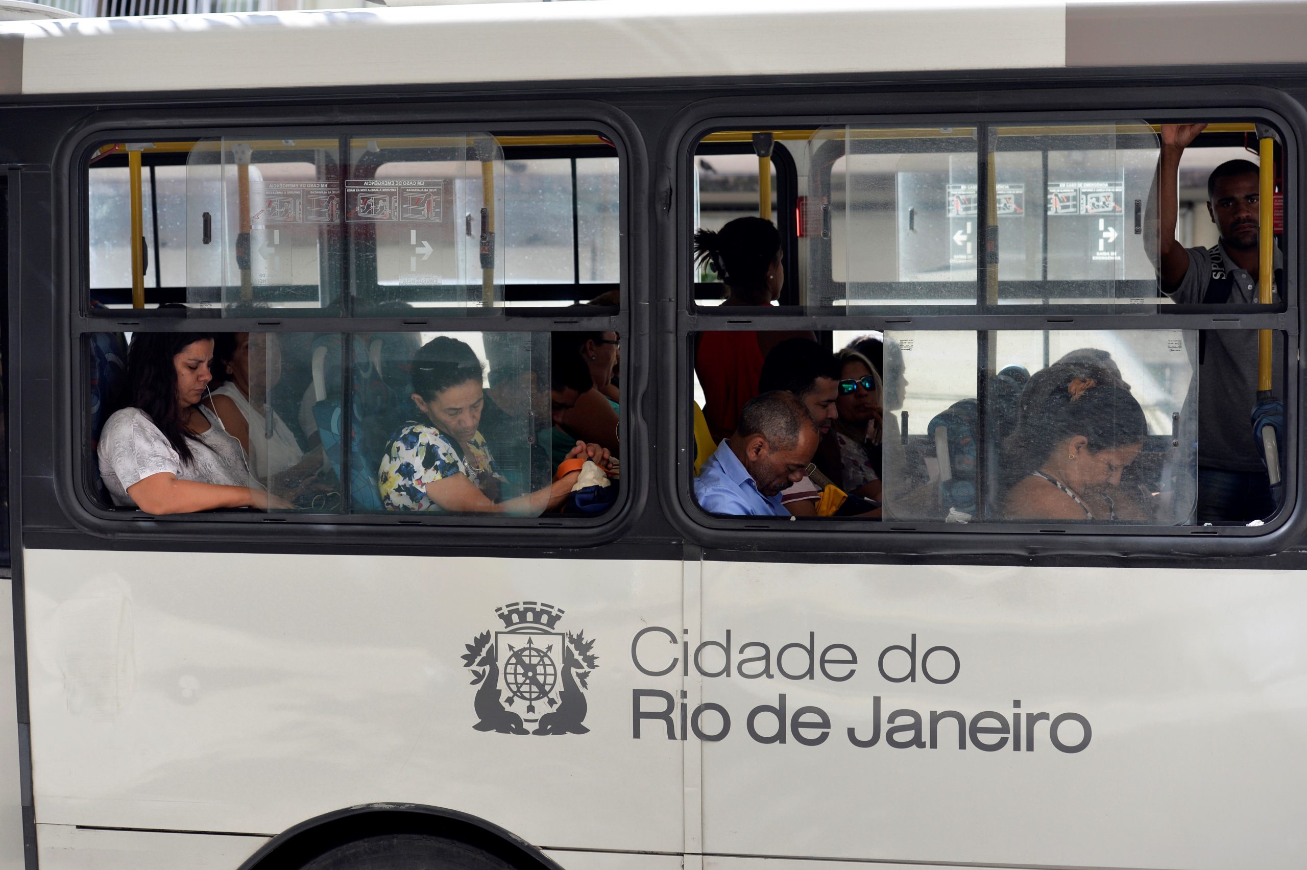 Ônibus no Rio: fornos sobre rodas, na batida ausência de refrigeração. Foto: Frédéric Soreau/ Photononstop