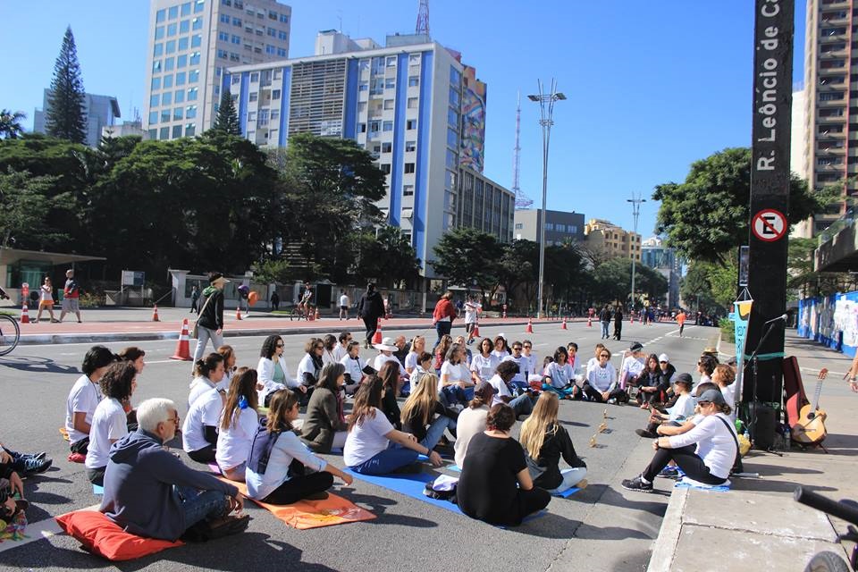 Medita na Rua, ou melhor, na Avenida Paulista, em São Paulo. Foto Divulgação
