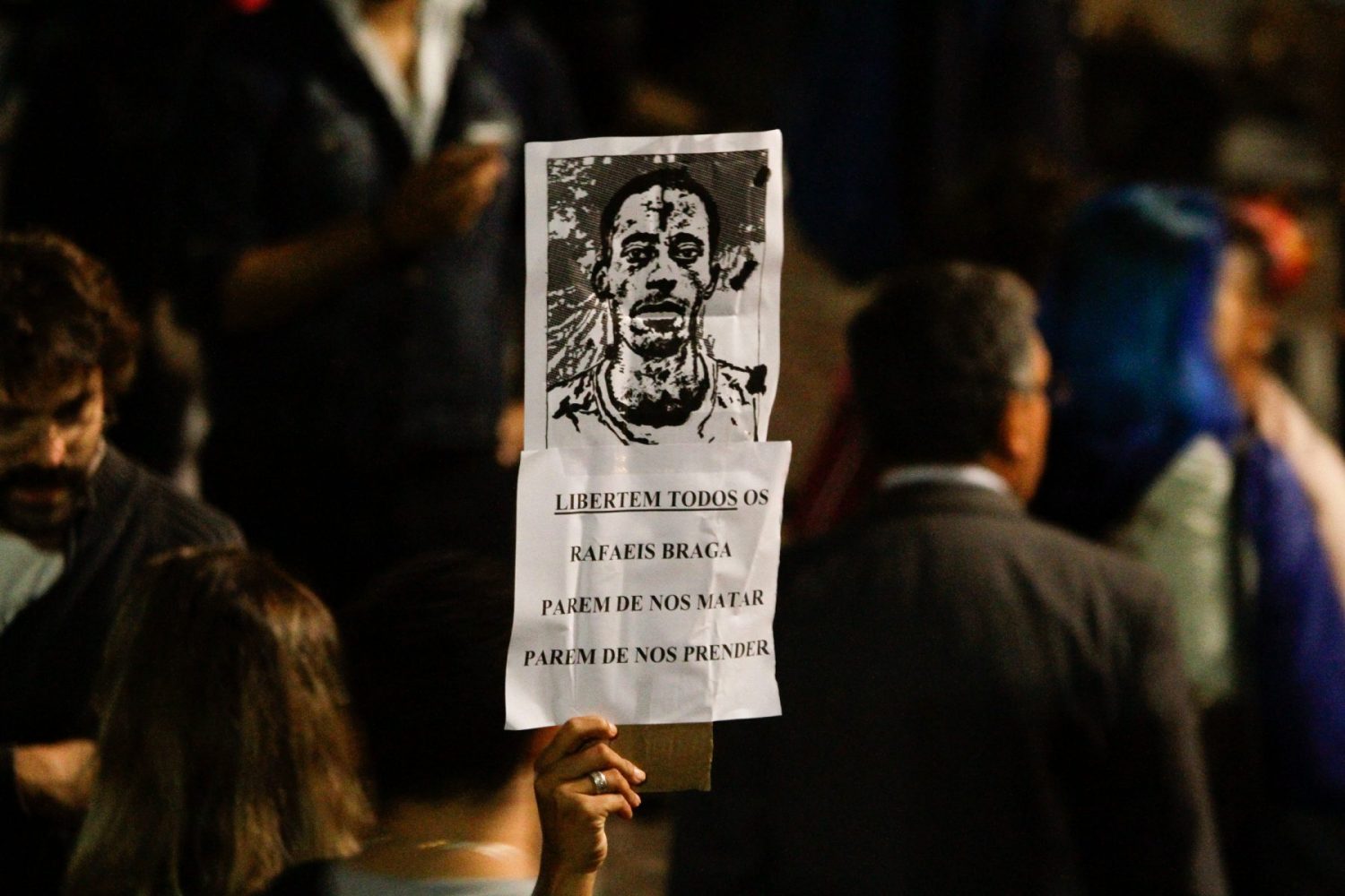 Foto de FotoRua/ NurPhoto/ AFP Campanha de solidariedade a Rafael Braga. FotoRua/ NurPhoto/ AFP