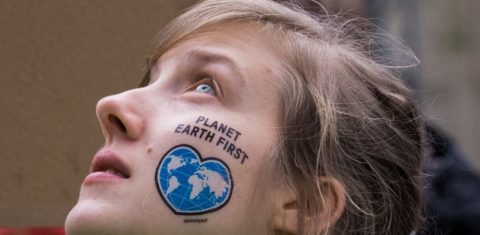 O protesto da jovem manifestante na abertura da COP 23. Foto Alban Grosdidier / Hans Lucas