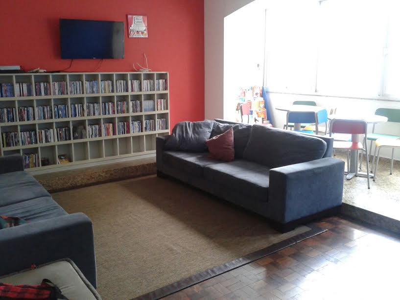 Foto de Divulgação Biblioteca da ONG Marly Cury. Foto de Divulgação