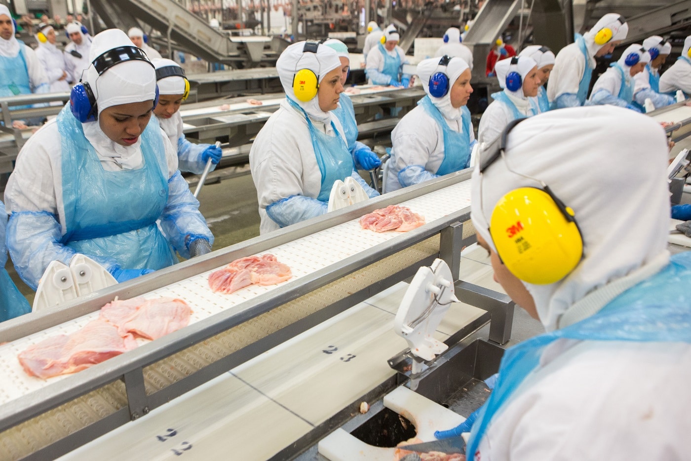 Só 41% das mulheres, com filhos menores de 1 ano, conseguem continuar empregadas. Foto Rodrigo Fonseca/AFP