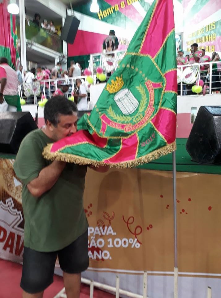 Foto Arquivo pessoal O pastor José Barbosa na quadra da Mangueira. Foto Arquivo pessoal