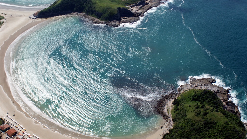 A bela praia das Conchas, em Cabo Frio, também ficou entre as mais votadas. Foto Ernesto Galiotto