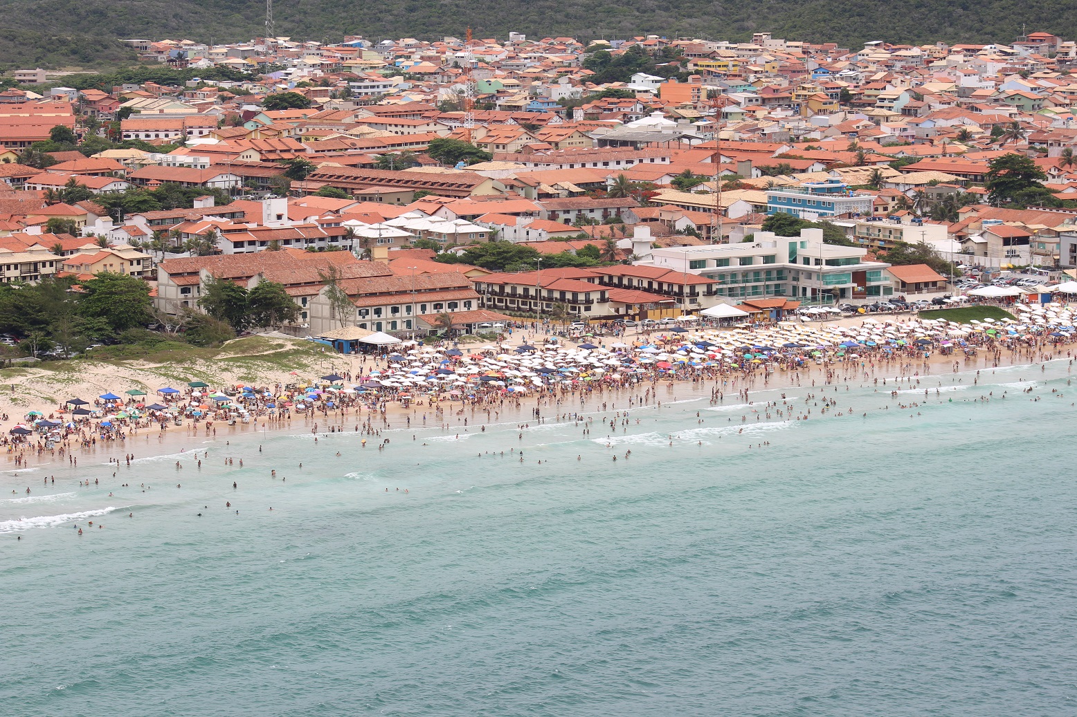 A praia do Peró, em Cabo Frio, recebeu dez dos onze votos possíveis. Foto Ernesto Galiotto