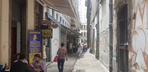 O Beco dos Barbeiros ganhou o nome ainda no período colonial pelos especialistas em barba, cabelo e bigode que, naquela época, se instalaram por ali. Foto Oscar Valporto